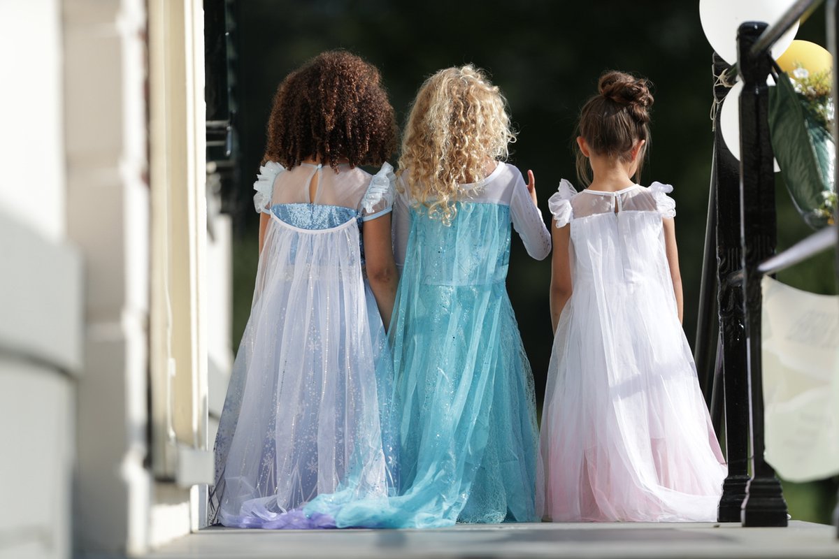 Elsa jurk roze wit Luxe met sleep + kroon (130) Prinsessen jurk verkleed jurk verkleedkleding — afbeelding 2