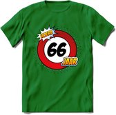 66 Jaar Hoera Verkeersbord T-Shirt | Grappig Verjaardag Cadeau | Dames - Heren | - Donker Groen - M