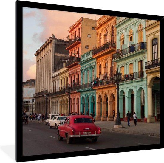 Fotolijst incl. Poster - Oude auto's voor de kleurrijke gebouwen van Cuba - 40x40 cm - Posterlijst