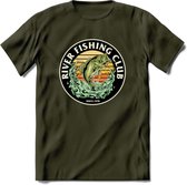 Fishing Club - Vissen T-Shirt | Beige | Grappig Verjaardag Vis Hobby Cadeau Shirt | Dames - Heren - Unisex | Tshirt Hengelsport Kleding Kado - Leger Groen - L