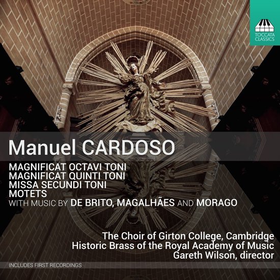 Voorzijde CD met een sculptuur van een engel op een religieuze achtergrond, tekst Manuel Cardoso, Magnificat Octavi Toni, Magnificat Quinti Toni, Missa Secundi Toni, Motets.