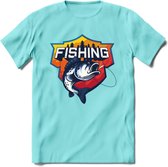 Fishing - Vissen T-Shirt | Grappig Verjaardag Vis Hobby Cadeau Shirt | Dames - Heren - Unisex | Tshirt Hengelsport Kleding Kado - Licht Blauw - L