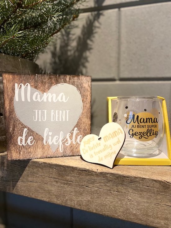 Cadeaupakket mama inclusief houten hartje mama - Tekstblok mama de liefste - waterwijnglas mama - moederdag cadeautje