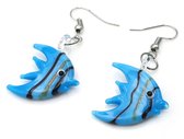 Oorbellen oorhangers met blauwe maanvis van muranoglas