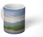 Mok - Afbeelding van een groen gebergte in Thailand - 350 ML - Beker - Uitdeelcadeautjes