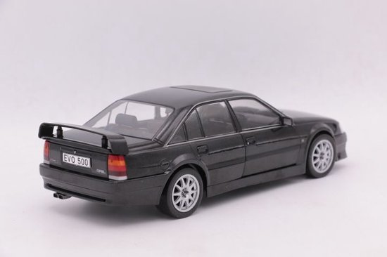 Opel Omega Evolution 500 Black | bol