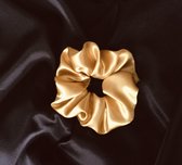 Scrunchie haarwokkel XL satijn satin beige / gold goud gouden kleur handmade