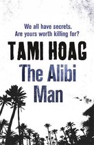 Boek "The Alibi Man" van Tami Hoag met de tekst "We all have secrets. Are yours worth killing for?" op een achtergrond van palmbomen.
