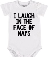 Baby Rompertje met tekst 'I laugh in the face of naps' | Korte mouw l | wit zwart | maat 62/68 | cadeau | Kraamcadeau | Kraamkado