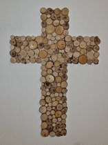 Kruis van boomstamschijfjes (Wanddecoratie)