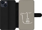 Bookcase Geschikt voor iPhone 13 telefoonhoesje - Lippen - Abstract - Line art - Met vakjes - Wallet case met magneetsluiting