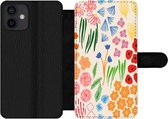 Bookcase Geschikt voor iPhone 12 Mini telefoonhoesje - Bloemen - Patronen - Veldbloemen - Met vakjes - Wallet case met magneetsluiting