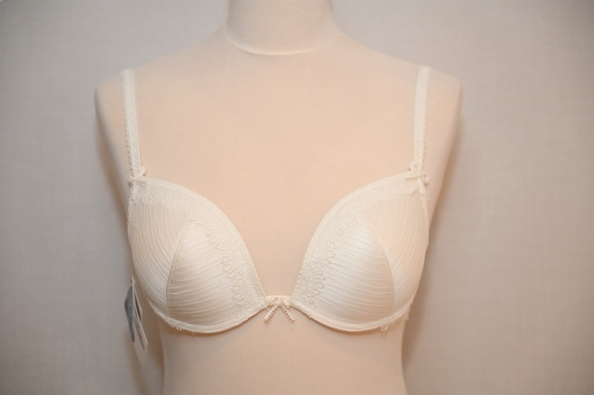 Selmark Lingerie Audrey BH - voorgevormd - A-E cup - creme - maat C 70