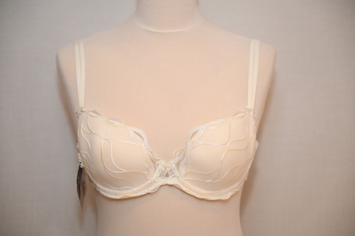 Selmark Lingerie Amanay BH - voorgevormd - A-E cup - creme - maat E 75