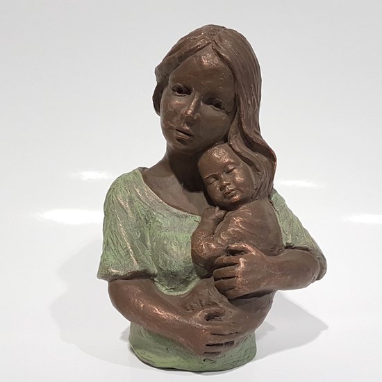 Rob Kunen / Skulptuur / beeld / Vrouw - bruin / groen - 20 x 13 x 28 cm hoog.