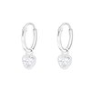 foto van zilveren kinderoorbellen hangend hartje kristal | Oorringen Meisje Zilver | Zilverana | Sterling 925 Silver