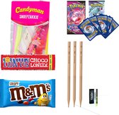 Japanse  potloden x 3 & 1 mini gum - Lekkernijen - Pokemon kaarten - Booster packs x 2 &  Holo Bundel 42 - Cadeautip!