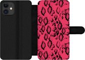 Bookcase Geschikt voor iPhone 11 telefoonhoesje - Dierenprint - Slangenhuid - Roze - Met vakjes - Wallet case met magneetsluiting
