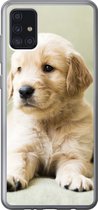 Geschikt voor Samsung Galaxy A52 5G hoesje - Golden Retriever puppy liggend op de bank - Siliconen Telefoonhoesje