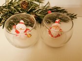 Set van 2 waxinelichtjes/theelichtjes de kerstman en een sneeuwman in een rond versierd glas