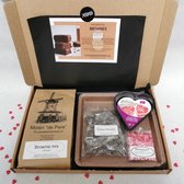 Brievenbus Cadeau - Een doosje vol brownies met Hartjes - Voor de thuisbakker - Valentijn