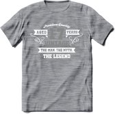 17 Jaar Legend T-Shirt | Zilver - Wit | Grappig Verjaardag en Feest Cadeau | Dames - Heren - Unisex | Kleding Kado | - Donker Grijs - Gemaleerd - 3XL