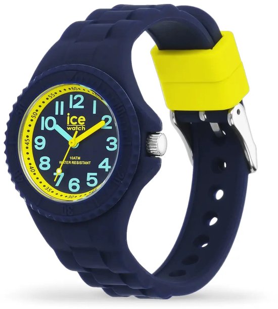 Donkerblauw horloge met gele lunette, cyaan wijzerplaat met gele cijfers en wijzers.