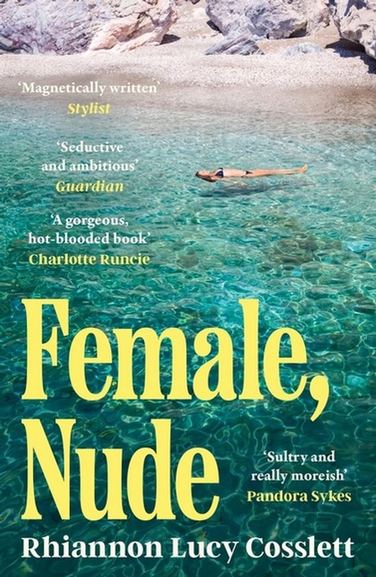 Boekhoes met de titel 'Female, Nude' in gele letters. Een vrouw drijft in helderblauw water.