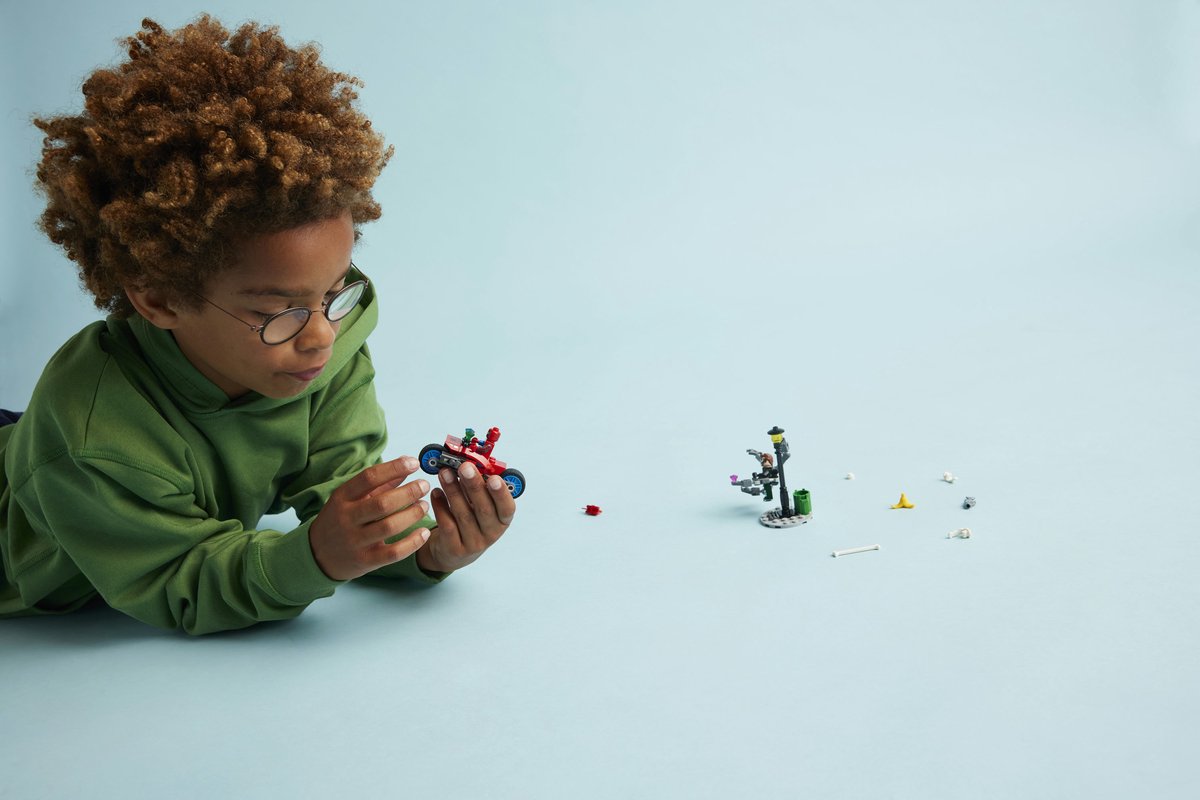 LEGO Marvel Motorachtervolging: Spider-Man vs. Doc Ock - 76275 — afbeelding 3
