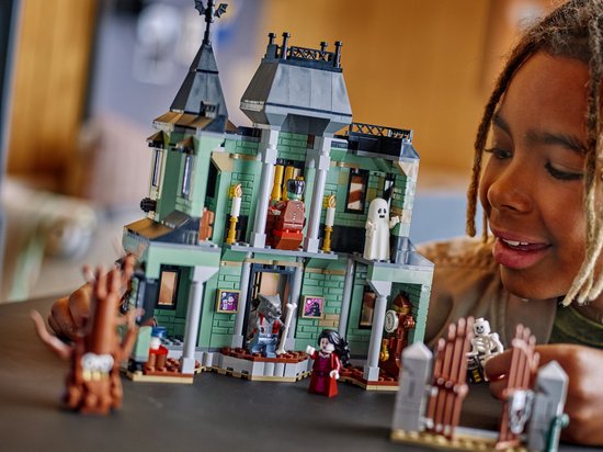 LEGO Creator Haunted Mansion 31167 (2/8)