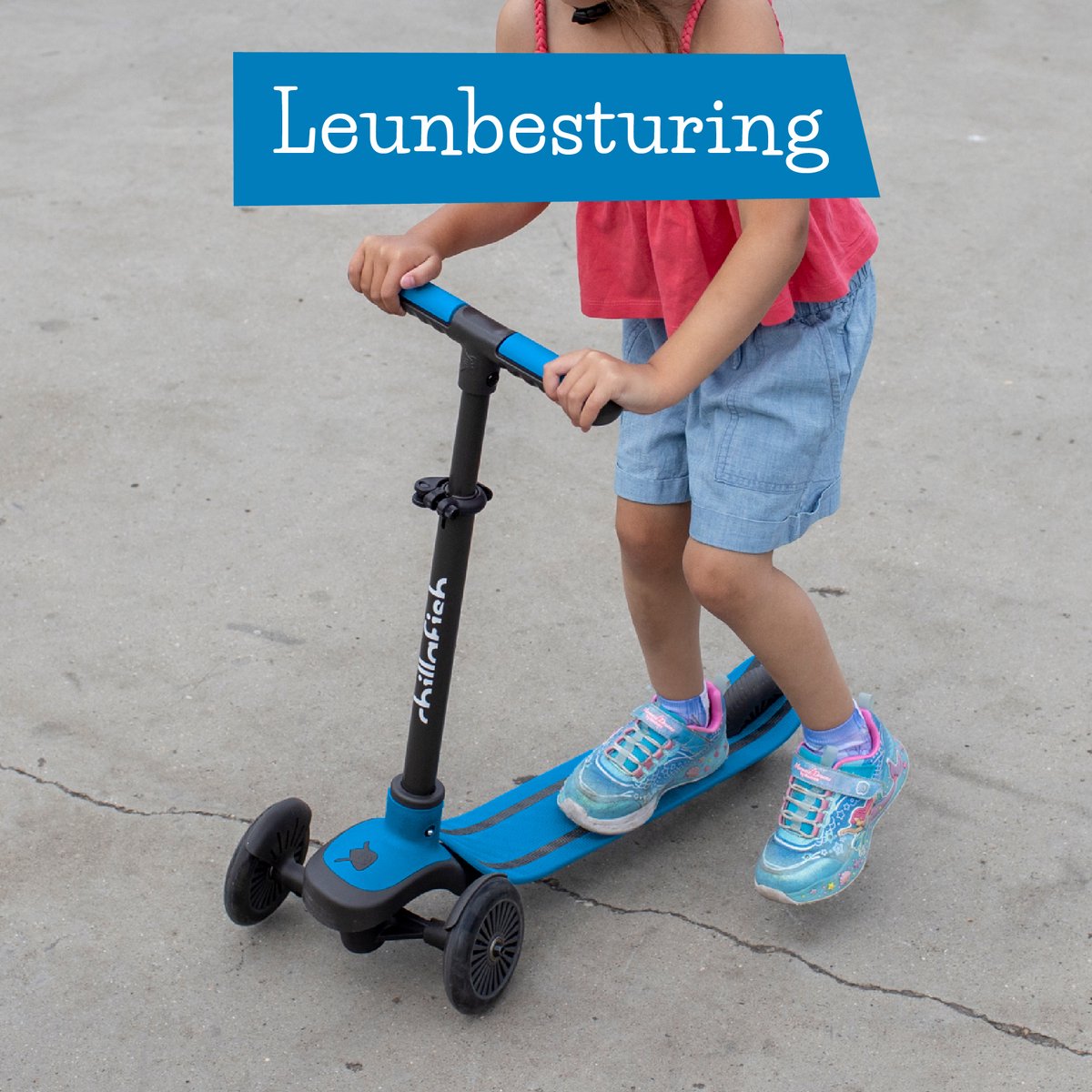 Chillafish Kinderstep 3 Jaar met drie LED wielen - Blauw - Lichtgewicht Glow step jongens en meisjes met afneembaar stuur en voetrem - Aanpasbaar in hoogte - Leun-om-te-sturen - Extra grip handgrepen - Geen batterijen nodig - Model Scotti Glow 3 — afbeelding 10