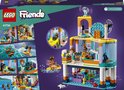 LEGO Friends Reddingscentrum op zee. Met de poppetjes Autumn, Leo en Kayla. Met een zeehond, dieren, jetski en een gebouw met glijbaan.