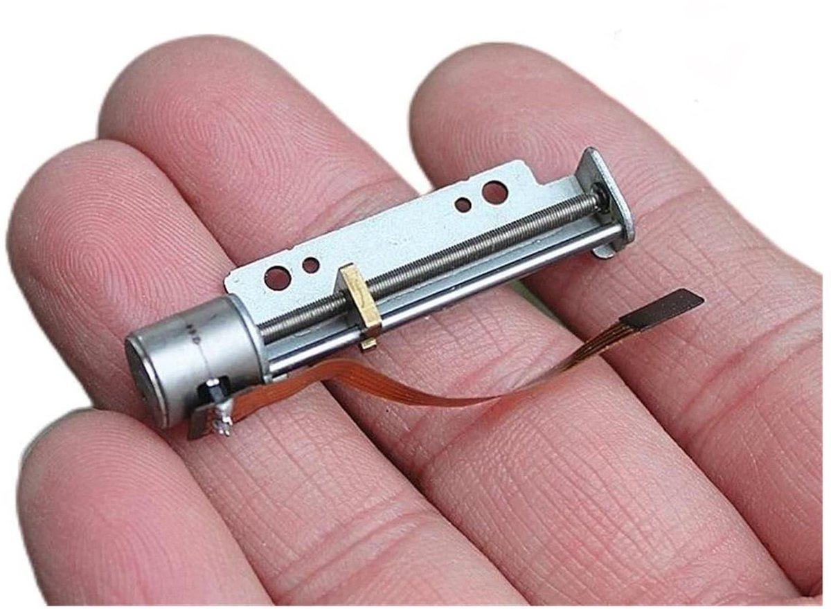 Lineaire Motor - Stappenmotor - 3D Printen - 2 Fase 4 Draad - 8mm Schroef - Zilver