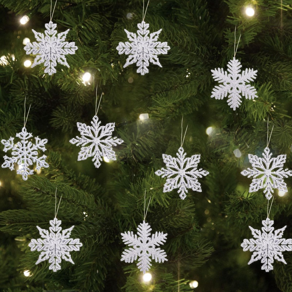 Dailygoods- Sneeuwvlokken Kerstdecoratie - 24 Stuks - Kerstboomversiering - Hoogwaardig Plastic - Veilig voor Kinderen - Ophangband Inbegrepen