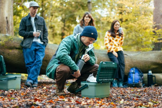 Stanley Adventure Outdoor Cooler 15.1L - IJskoud voor 36 Uur - Dubbelwandig Geïsoleerde Coolbox - BPA Vrij - Deksel Fungeert Ook Als Stoel - Camping Koelbox - Waterdicht - GEEL van Merkloos — afbeelding 3