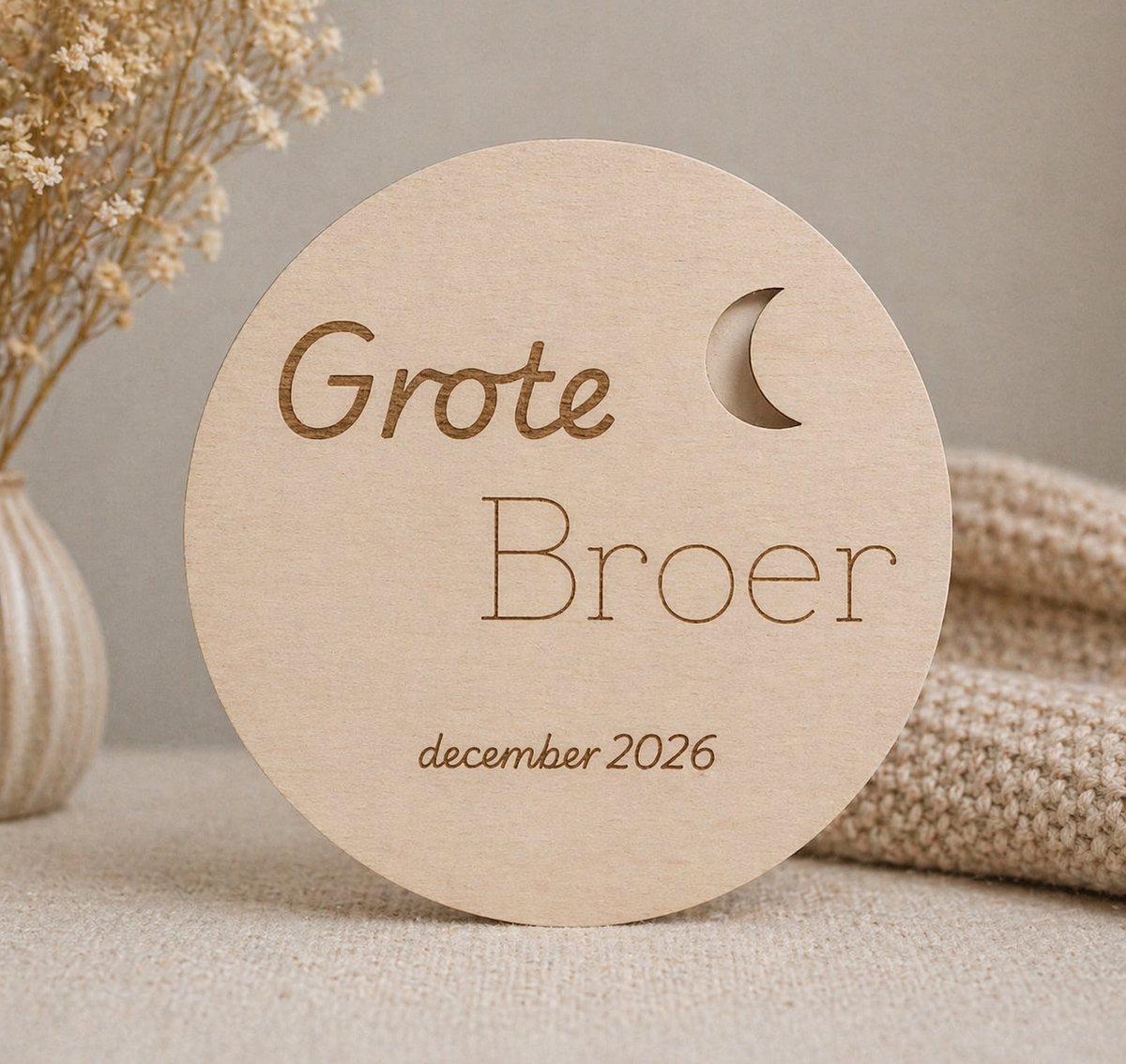 Houten cirkel 'Grote Broer' met gravure – Zwangerschapsaankondiging