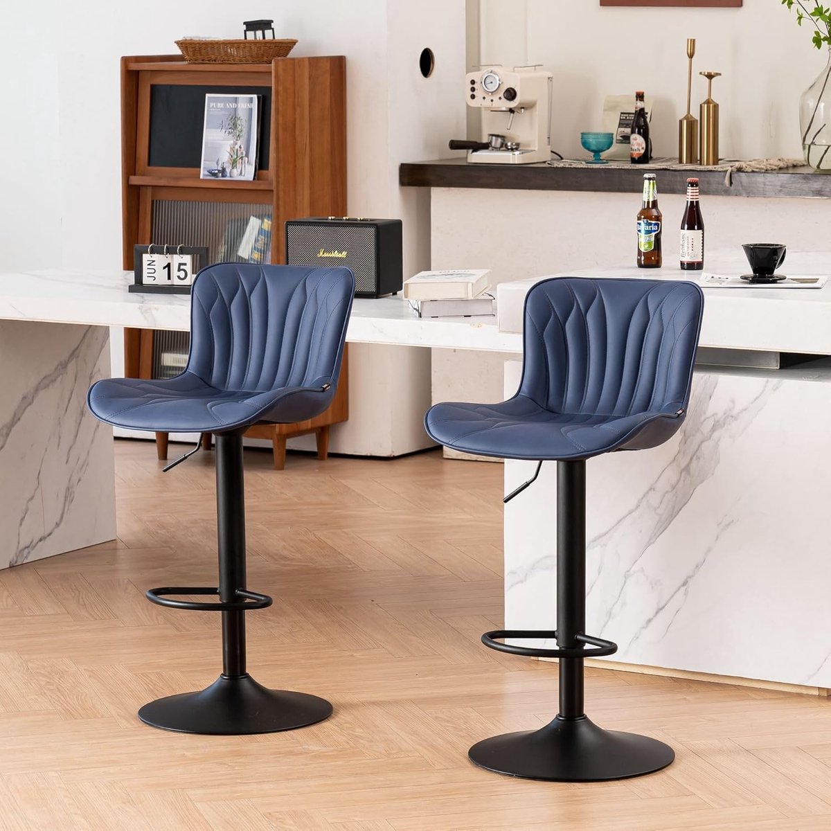 Barkruk Set van 2 Verstelbaar 48 x 83 x 54 cm – Draaibare Barstoelen met Rugleuning en Voetensteun – Luxe Kunstleer Keukenkrukken in blauw – Urbanhome
