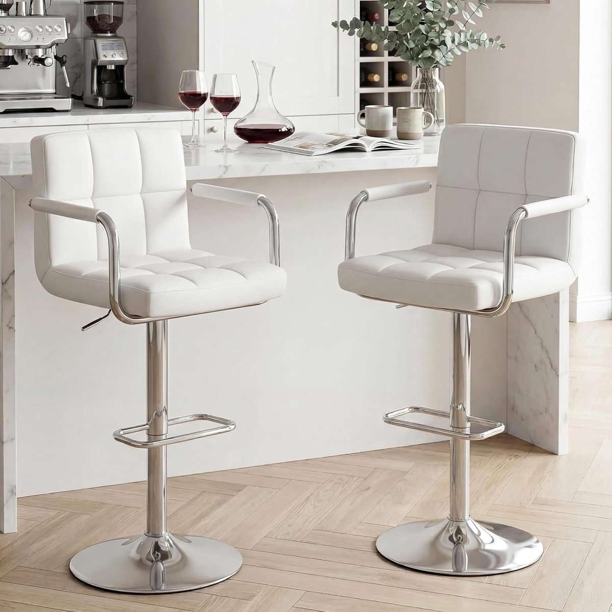 Barkruk Set van 2 Verstelbaar 52 x 52 x 94 cm – 360° Draaibare Barstoelen met Armleuningen en Rugleuning – Luxe Kunstleren Keukenkrukken met Voetensteun wit – Urbanhome