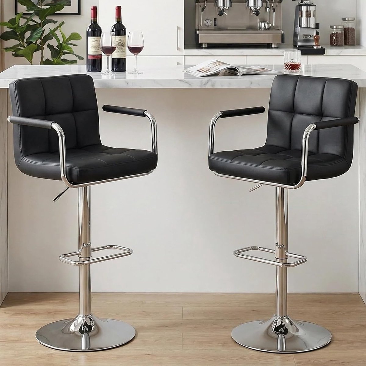 Barkruk Set van 2 Verstelbaar 52 x 52 x 94 cm – 360° Draaibare Barstoelen met Armleuningen en Rugleuning – Luxe Kunstleren Keukenkrukken met Voetensteun zwart – Urbanhome
