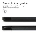 Vue de côté d'une housse de tablette noire et fine. La housse est compacte et légère.