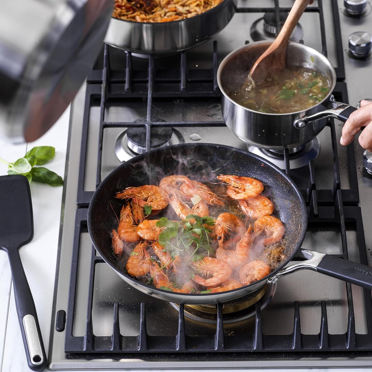 KitchenAid Classic Stainless Steel Roestvrijstalen 3-lagige 14 cm/1 Liter steelpan, Clad, Inductie, Ovenbestendig, Stay-Cool handvat, Zilver thumbnail 6