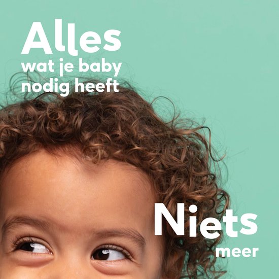 Close-up van een kind met krullend bruin haar, met de tekst 'Alles wat je baby nodig heeft'.