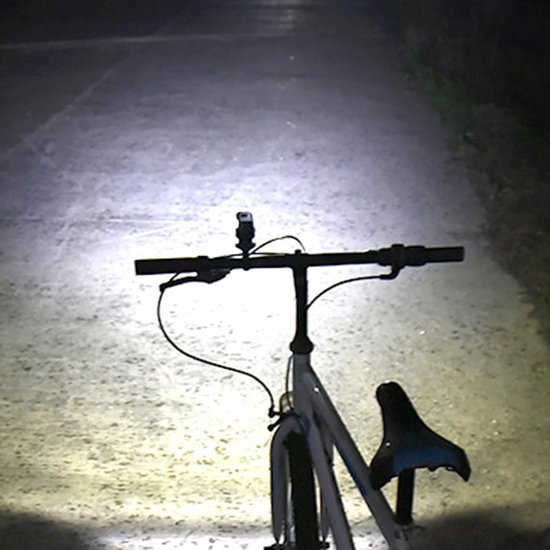 VHV - Fietslamp - oplaadbare fiets voorlamp - 900 lumen - USB-C oplaadbaar - 3 lichtstanden - anti-verblinding - voor nachtritten, stadsfiets, racefiets en mountainbike — afbeelding 2