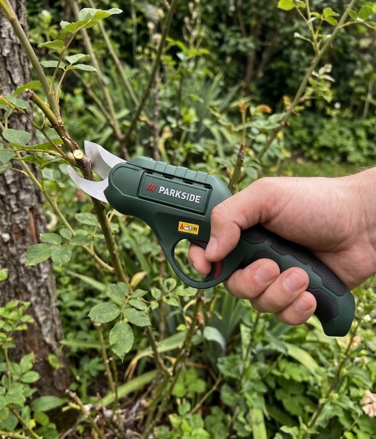 PARKSIDE® Accu-snoeischaar - Max. stamdiameter: Ø 14 mm - Stationair toerental: max. 21000 min⁻¹ - Toebehoren: 1 steeksleutel, 1 mesbeschermhoes, 1 USB-C-laadkabel (* USB-netadapter niet inbegrepen) van Parkside — afbeelding 3