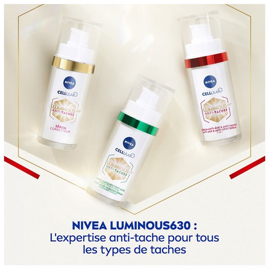 Drie flacons Nivea Luminous630 anti-spot serum: één met gouden, één met groene en één met rode rand.