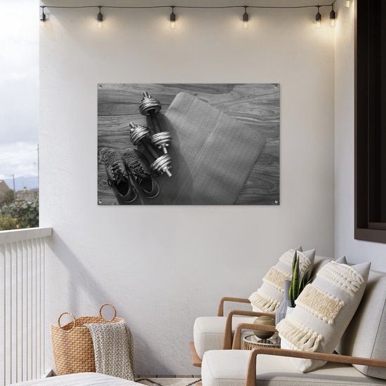 Affiche de jardin Les deux poids et chaussures de sport sont prêts pour le fitness - noir et blanc - 120x80 cm - Jardin