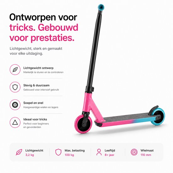 Roze/blauwe stuntstep met zwarte stuurkolom. Twee iconen met tekst: 'Lichtgewicht ontwerp' en 'Stevig & duurzaam'.