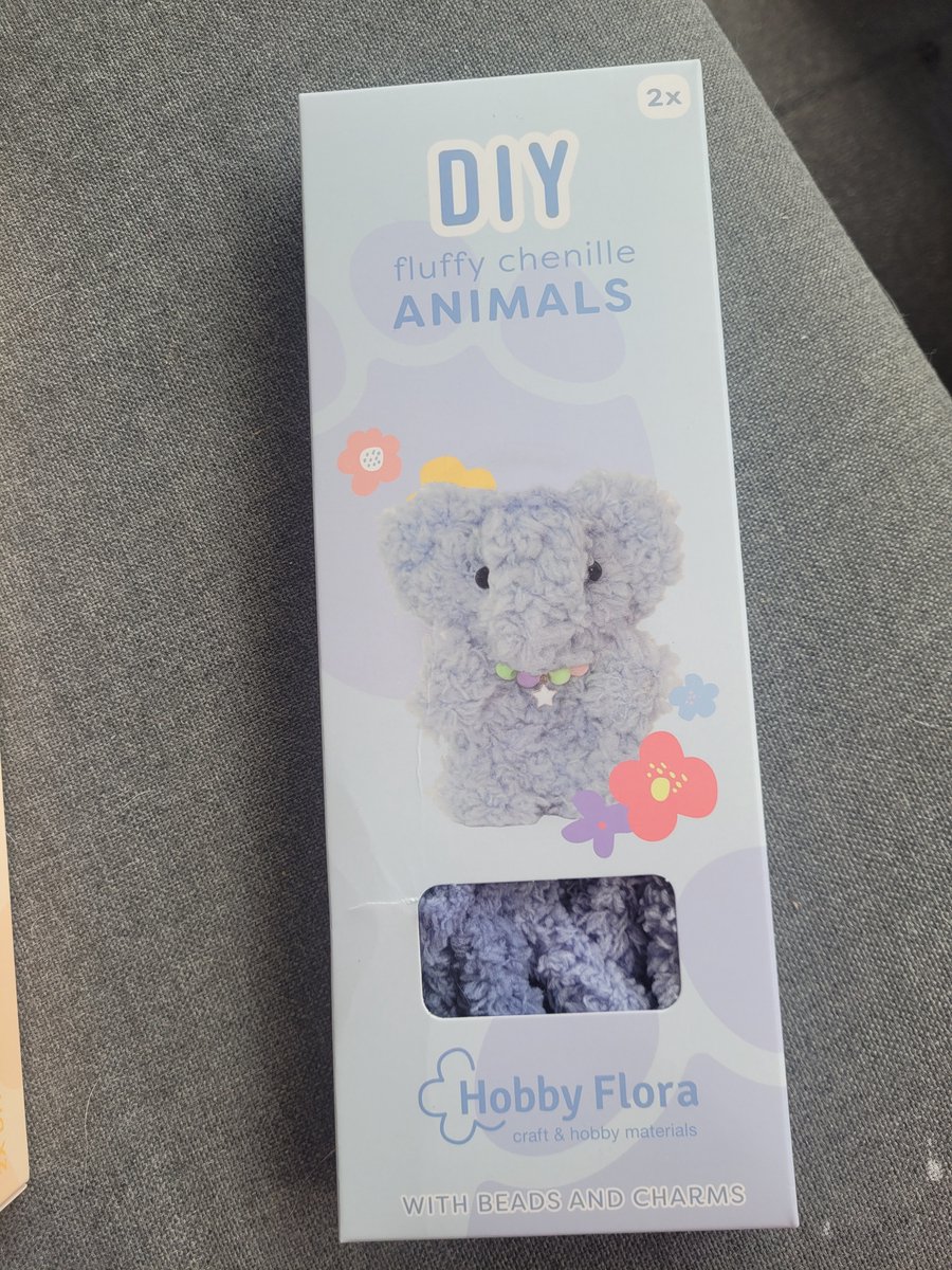 DIY Fluffy chenille animals: OLIFANT