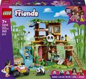 LEGO Friends Pandaopvang set met boomhut, glijbaan, quad, twee meisjes en panda's.