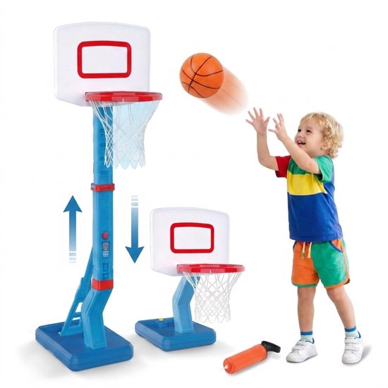 Kind speelt met basketbalring, verstelbaar in hoogte, met bal en pomp.